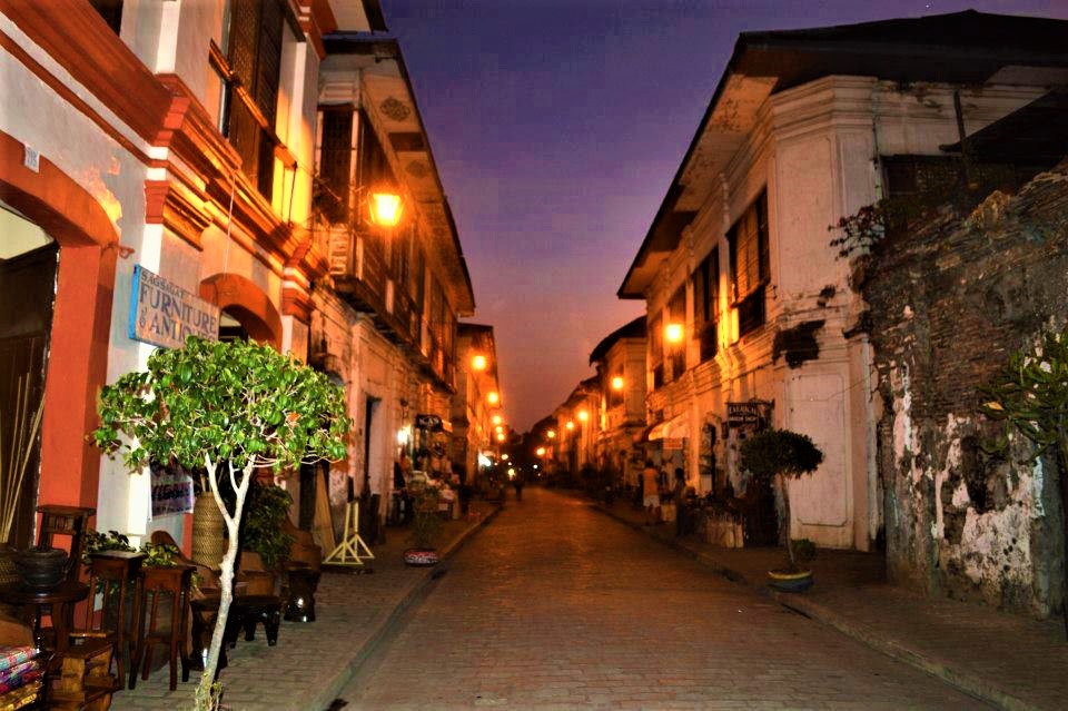 75941_554296221250464_413985908_n